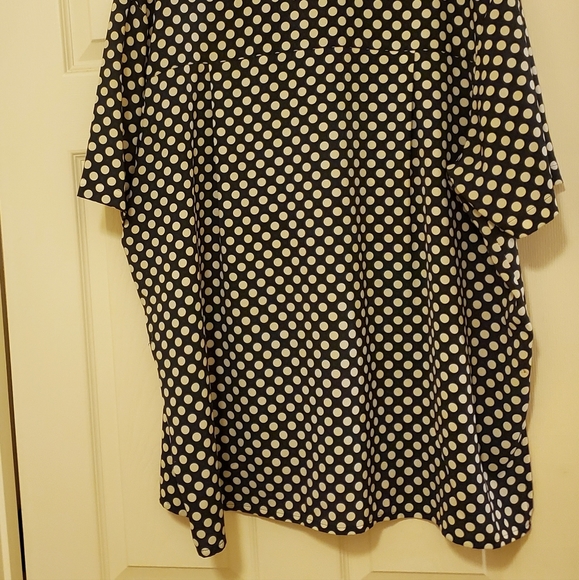 Woman's Top - Picture 2 of 2